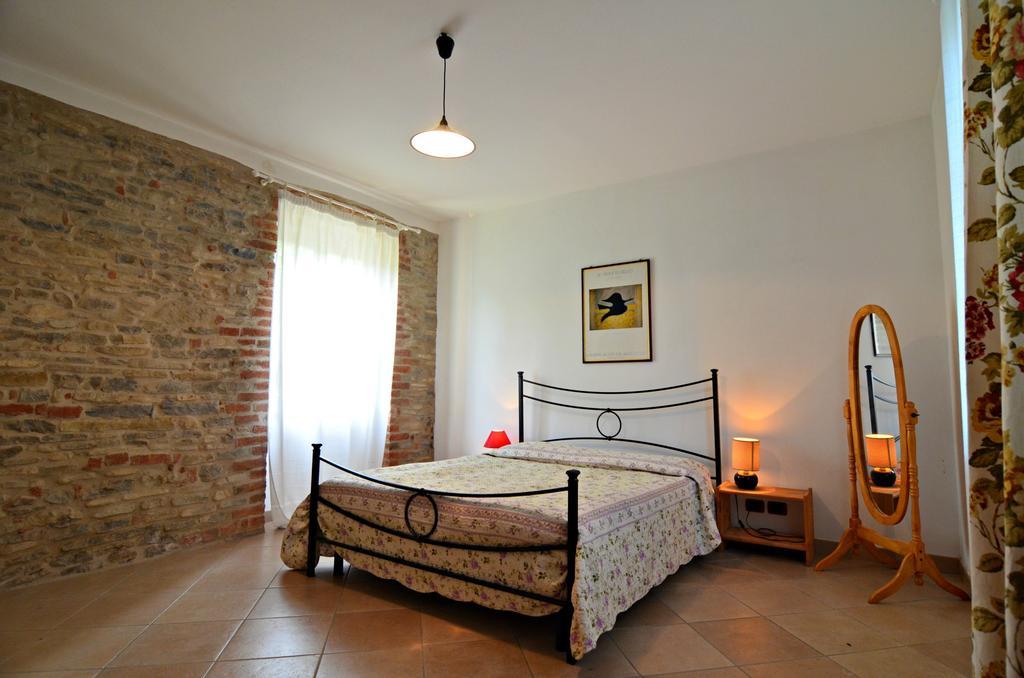 Cascina Il Convivio Konuk evi Diano dʼAlba Oda fotoğraf